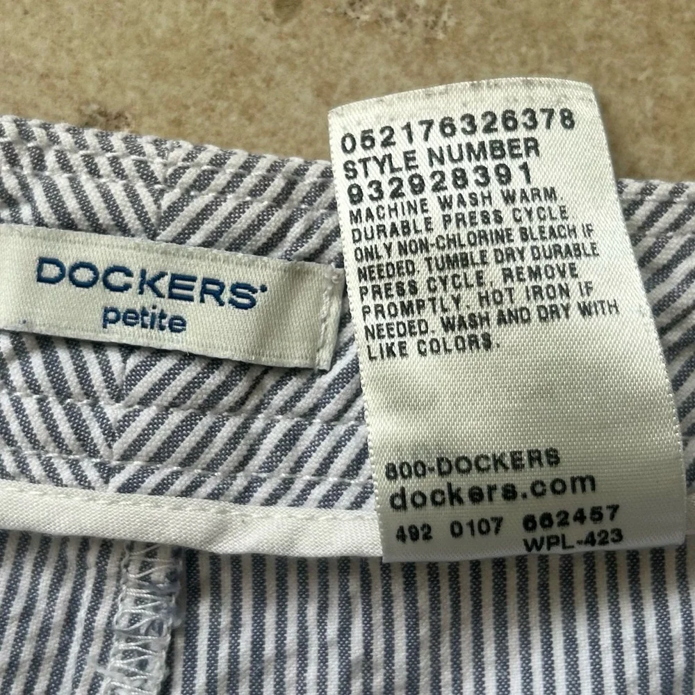 DOCKERS Seersucker Skort Blue White Striped Cotton Mini Skirt Preppy | Size 10P - Picture 13 of 13